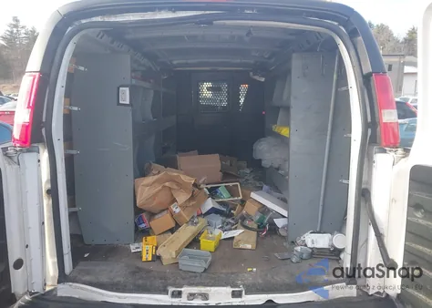 2018 Chevrolet Express 2500 Work Van z USA, uszkodzony, nr VIN 1GCWGAFG3J1909359